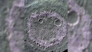 ‘Smiley Face’ On Mars Could Hold Clues To Ancient Life, Scientists Suggest