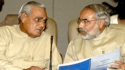 Narendra Modi's Hug With Atal Bihari Vajpayee