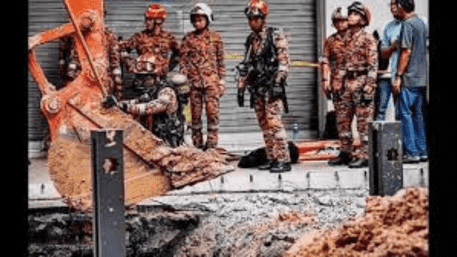 Watch: Family Of Missing Indian Woman Conducts Emotional Rituals At Kuala Lumpur Sinkhole