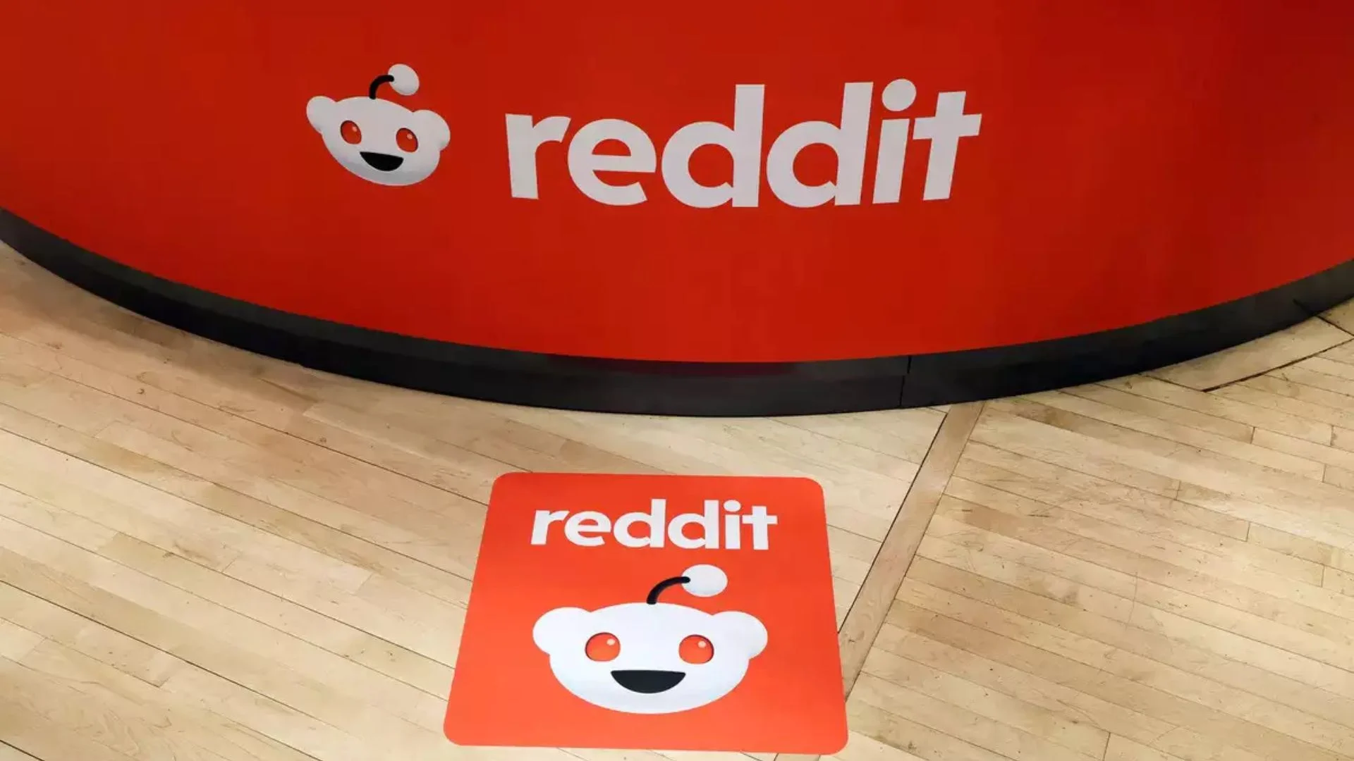 Reddit Outage Hits US: Users Distraught as App Crashes