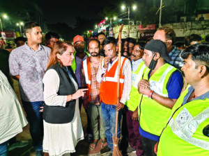 Mayor Conducts Late Night Inspection To Review Cleanliness Measures