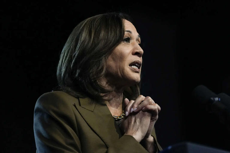 Kamala Harris Accused Of Using A Teleprompter At Town Hall