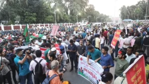 Watch| Protester In Bangladesh, Demands President Shahabuddin Resignation In 24-Hour