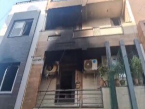 Delhi Fire Claims Two Lives, Four Injured in Bholanath Nagar