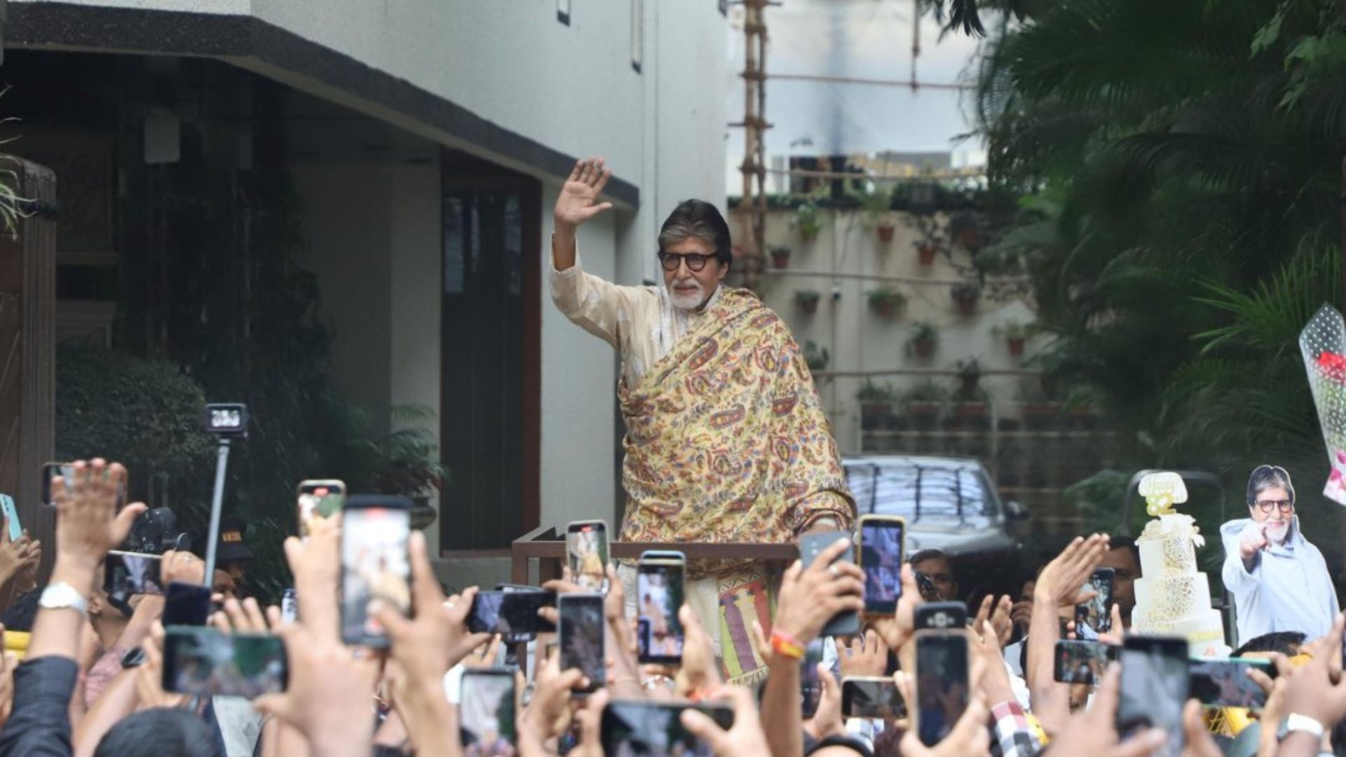 Amitabh Bachchan Celebrates 82nd Birthday Amidst Fan Festivities