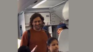 MS Dhoni And Daughter Ziva Charms Passengers With Heartwarming Gesture | Watch