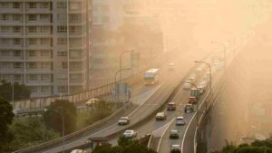 Noida’s AQI Doubles In A Day; Officials Cite Pakistan as Pollution Source