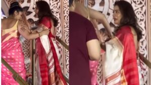 Oops! Kajol’s Phone Slip At Mukerji Pujo Pandal | Watch