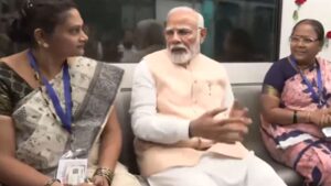 PM Modi Rides Mumbai Metro Line-3 From BKC To Aarey JVLR Section | Watch