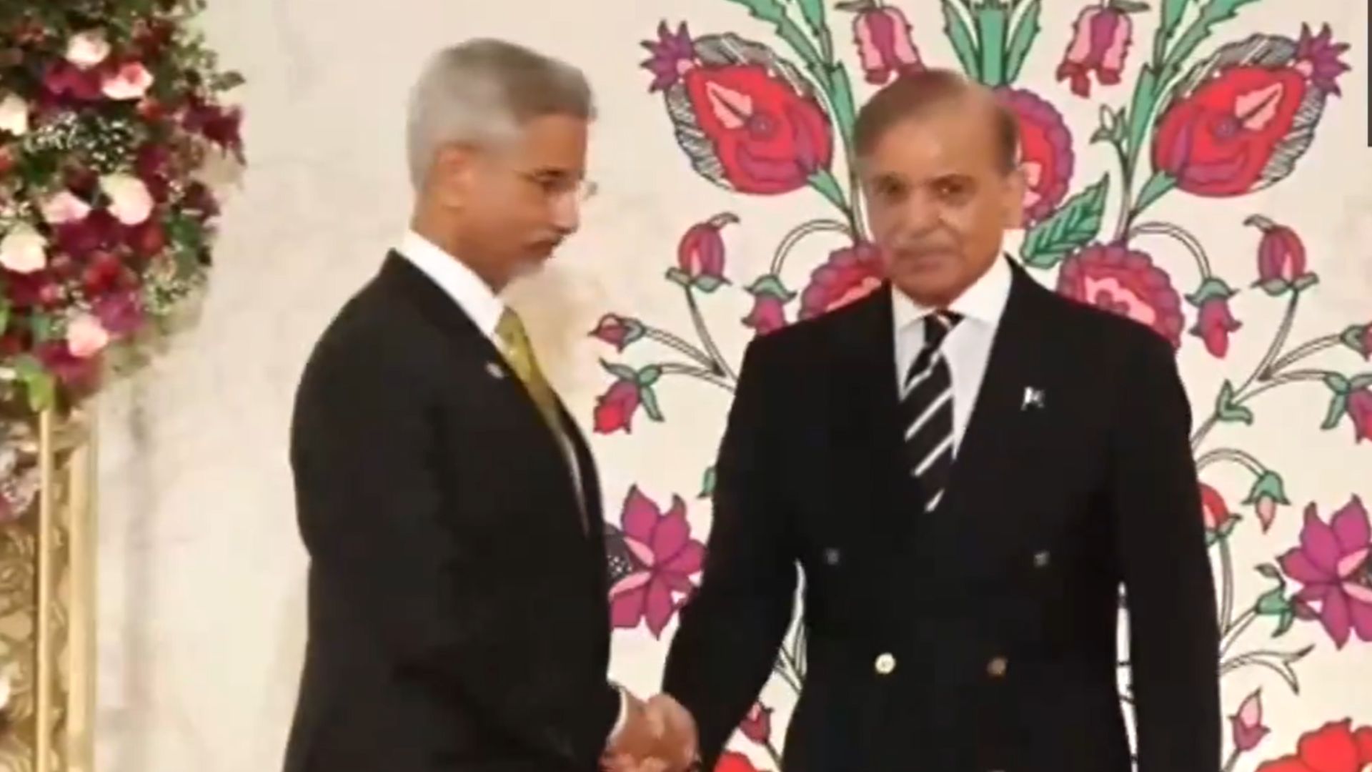 Shehbaz Sharif Welcomes And Hosts Dinner For EAM Dr. S. Jaishankar And SCO Leaders In Islamabad | Watch