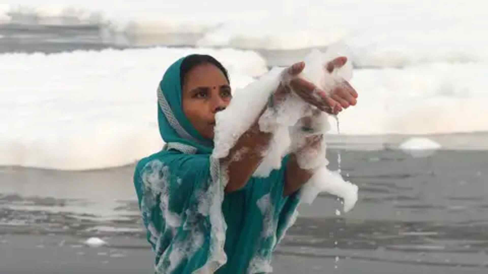 Toxic Froth Covers Yamuna River Ahead of Chhath Puja, Netizens React