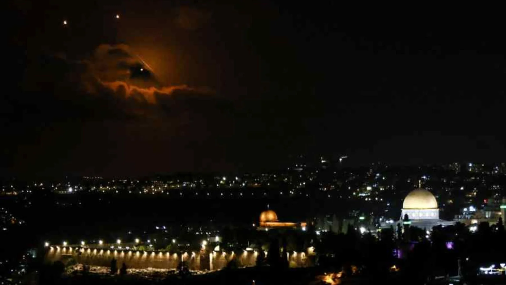 Iranian Missiles Make The Night Sky Look Like A Meteor Shower