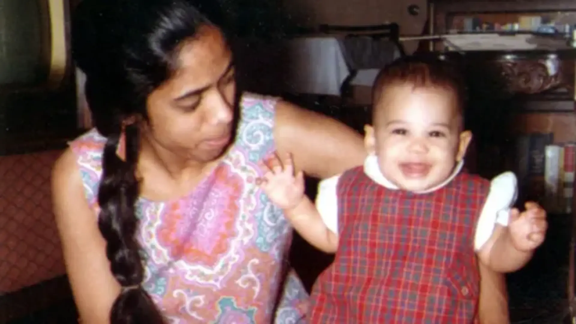 Kamala Harris Honors Mother Shyamala Gopalan’s Legacy: “Came to U.S. Alone at 19”