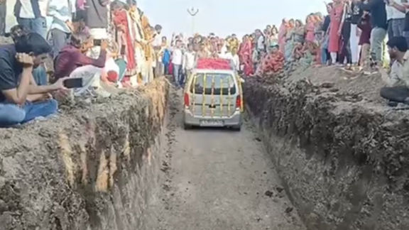 Gujarat Family Bids Emotional Farewell to ‘Lucky’ Car with Rs 4 Lakh Burial Ceremony | Watch