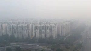 Delhi AQI 494, IQAir Says 1,600, Which One Should You Trust?