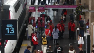 Axe Attack On Paris Suburban Train Leaves Four Injured, Two Seriously