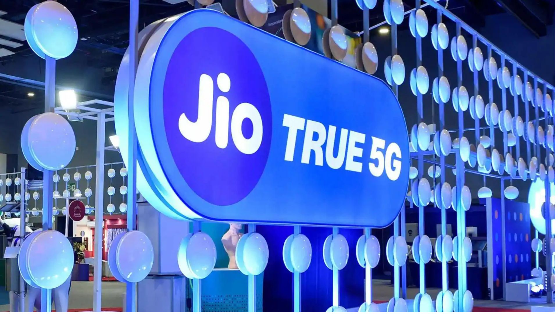 Reliance Jio Plans IPO for 2025, Potentially India’s Largest Ever