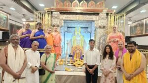 Rishi Sunak And Narayana Murthy Pay Homage At Sri Raghavendra Swamy Mutt In Nanjangud | Watch