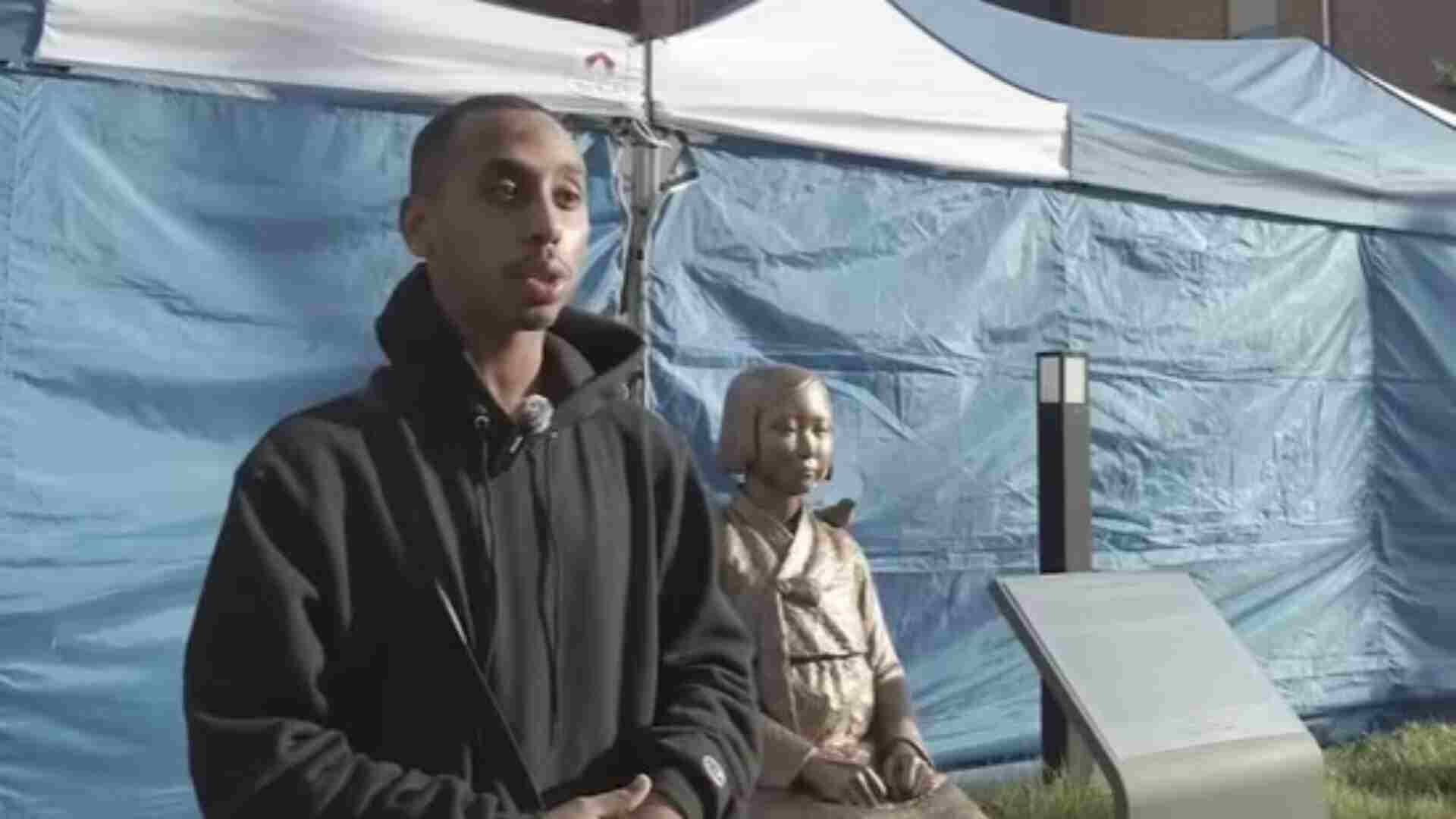 YouTuber Johnny Somali apologizes for kissing wartime statue in Korea | WATCH