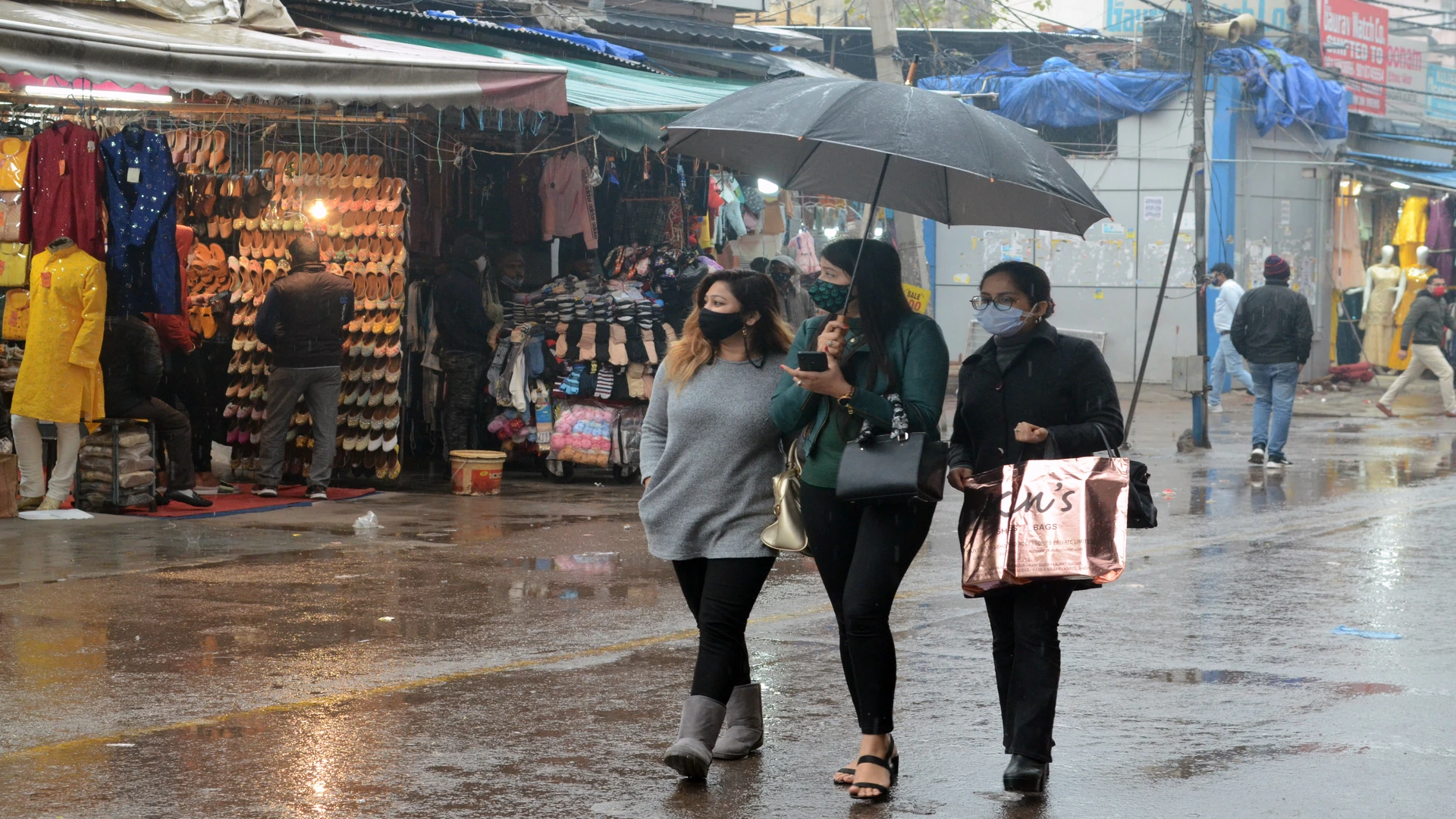 Western Disturbance Brings Rain to Delhi, Punjab, Haryana; Cold Wave to Follow: IMD