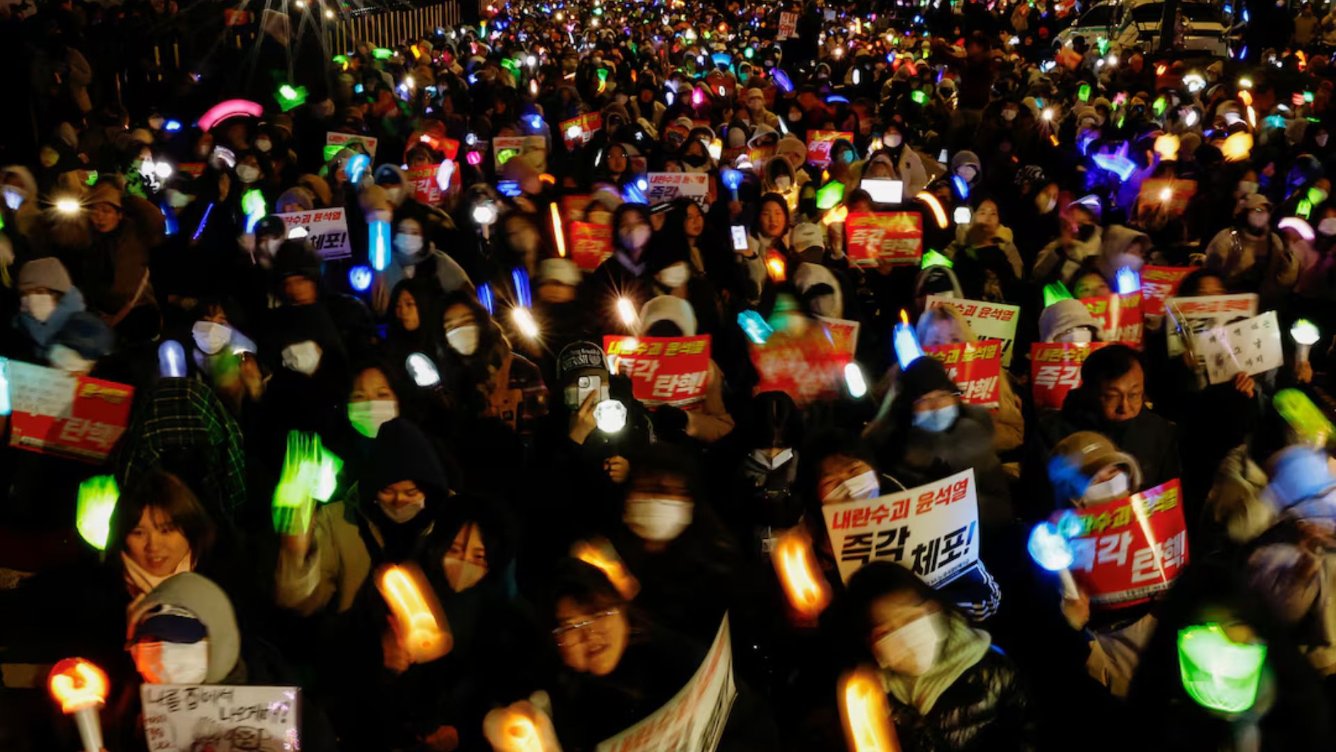 Martial Law Fallout: Police Raid President Yoon’s Office as Former Defense Minister Attempts Suicide