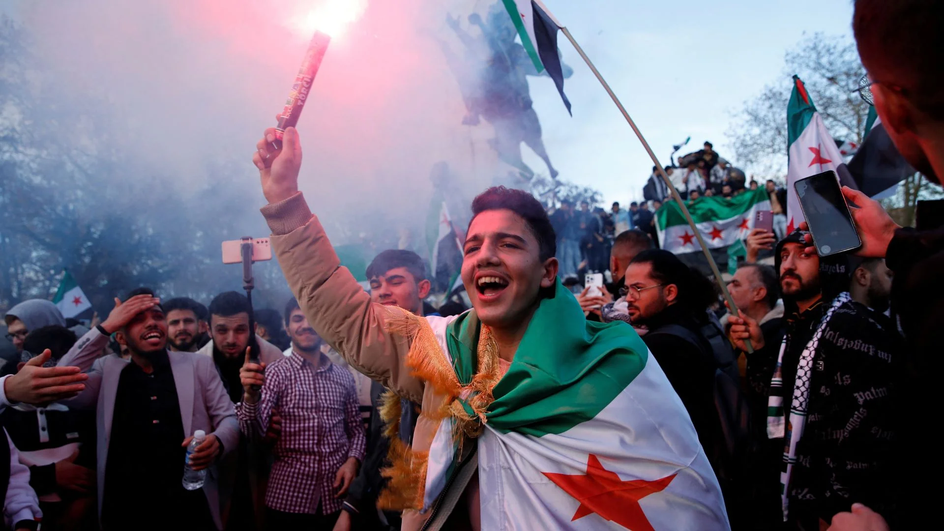 Sweet Victory: Syrians Celebrate Freedom With Ice Cream After Assad’s Fall | Watch