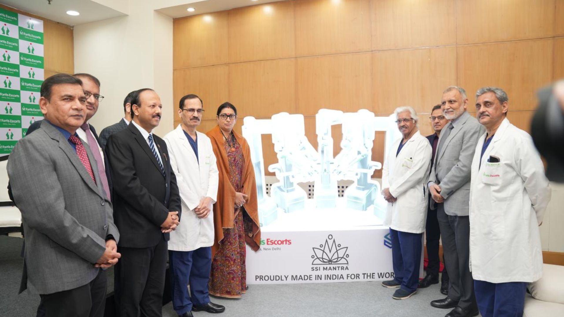 Smriti Irani Inaugurates Next-Generation Surgical Robot in New Delhi