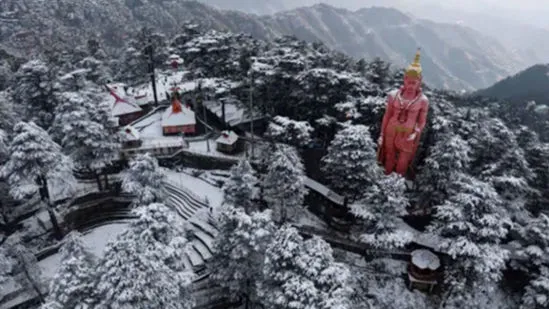 Snowfall Transforms Shimla, Manali, and Kashmir into Winter Wonders : Watch