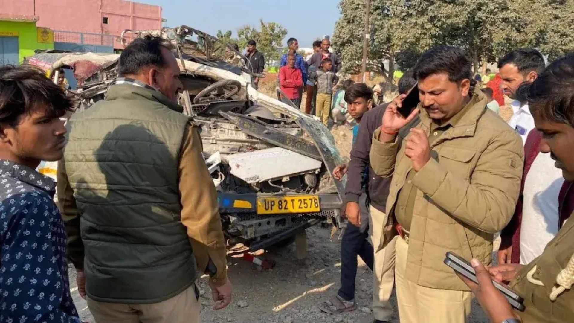 Tragic Road Accident In Hathras Claims 7 Lives, Including A Child | CM Yogi Offers Condolences