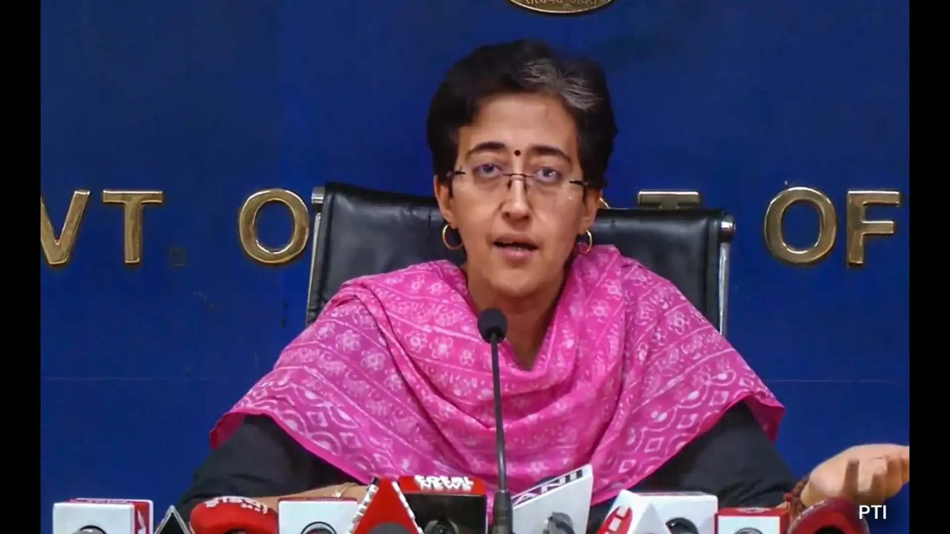 LG Criticizes Arvind Kejriwal’s ‘Temporary Chief Minister’ Remark, Atishi Responds