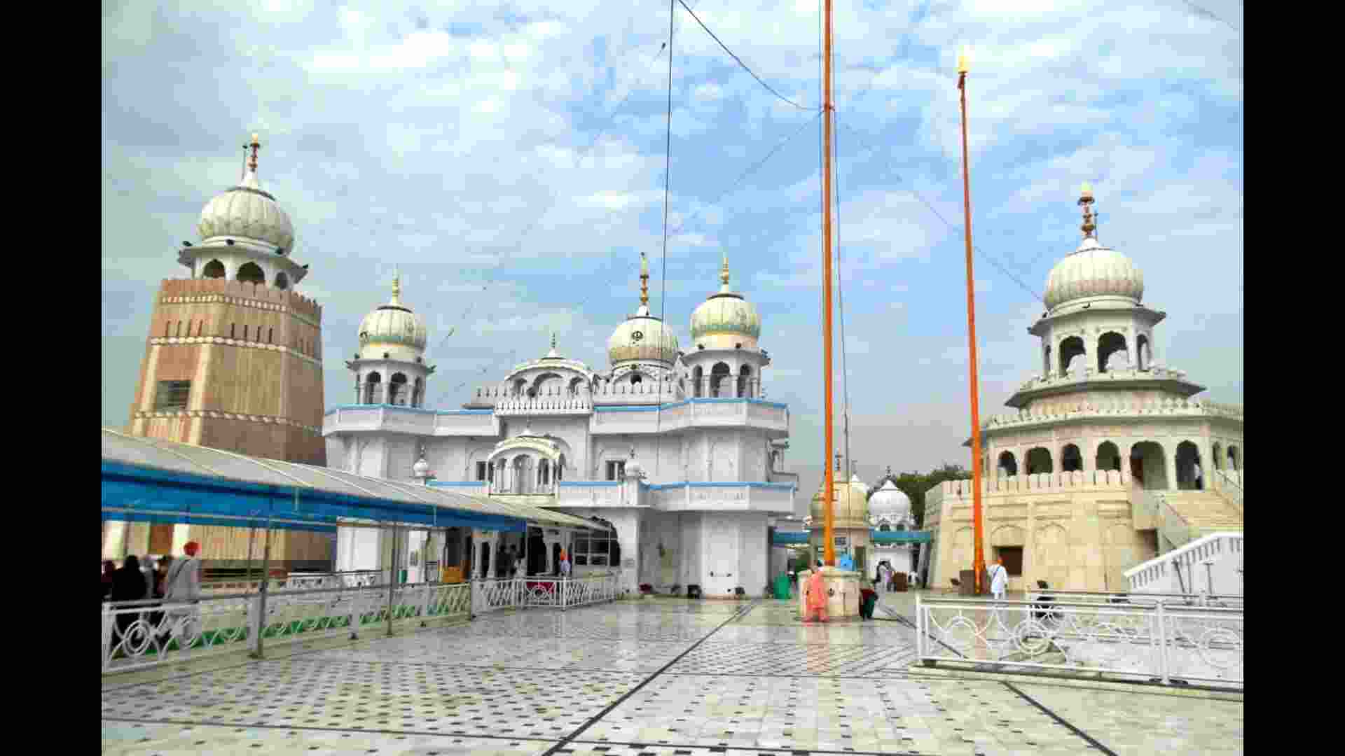 Sukhbir Badal performs Sewa at Takht Damdama Sahib Talwandi Sabo amid high security