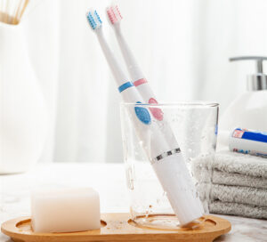 Smart Toothbrushes Revolutionize Oral Health for Seniors