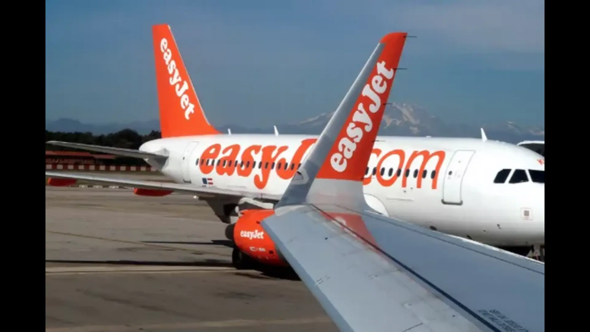 Chaos on EasyJet Flight: Teen’s Outburst Causes Emergency Landing