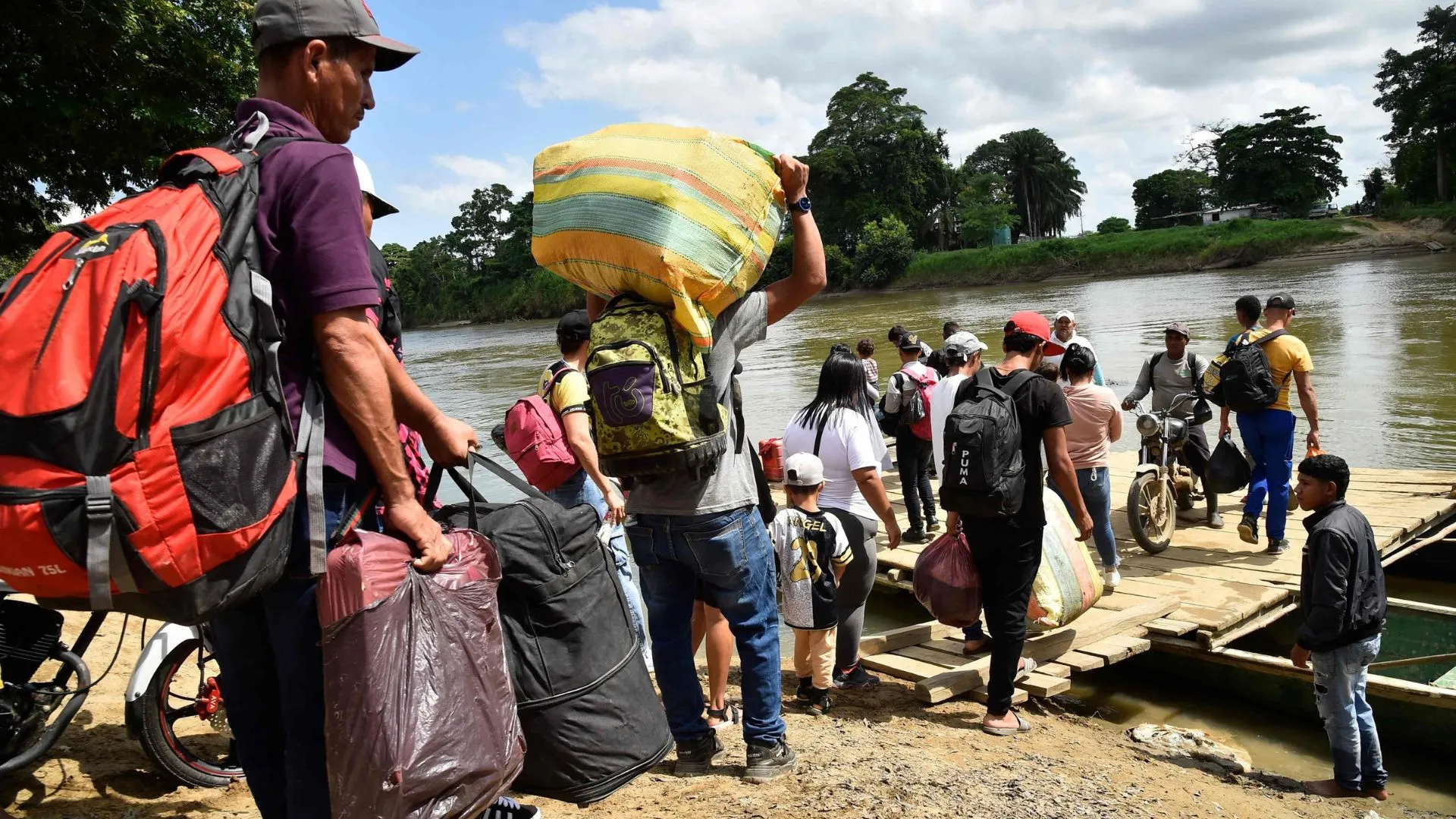 Colombia Conflict Escalates: Over 80 Dead, Thousands Displaced as 2022 Ceasefire Crumbles