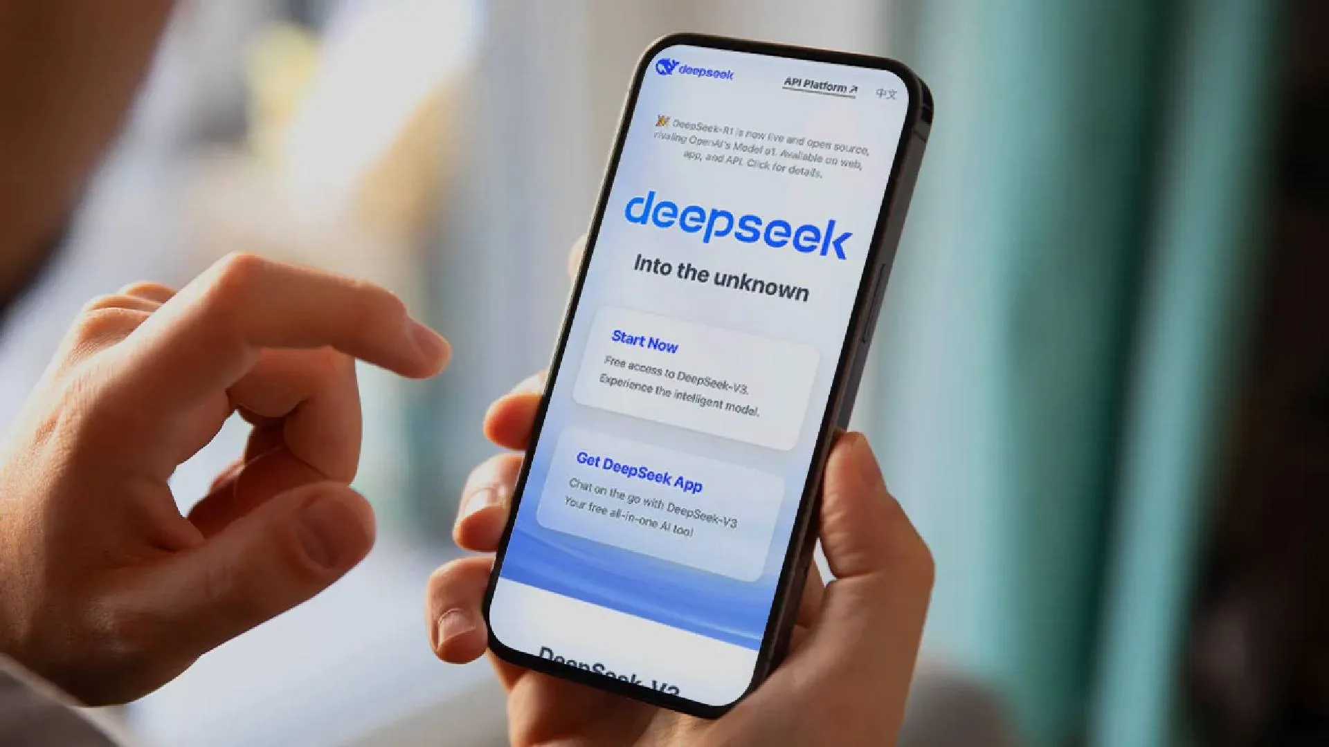 DeepSeek Surpasses ChatGPT to Claim Top Spot on Apple App Store