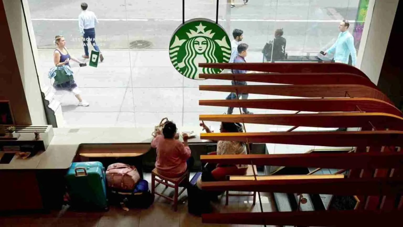 Say Goodbye To Free Bathrooms At Starbucks: Paying Customers Get Priority!