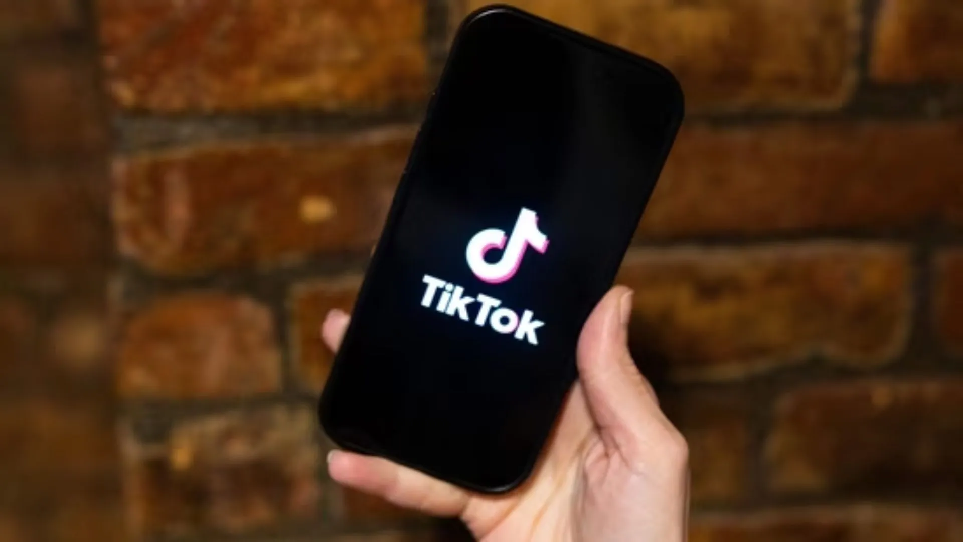 TikTok Removed from Apple and Google App Stores in the US