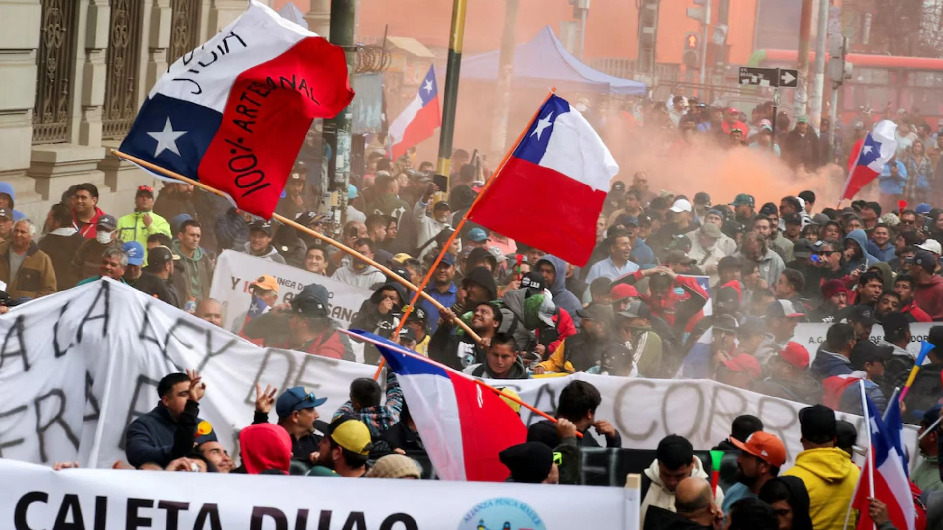 Water Cannons & Tear Gas: Chile Fishermen Clash With Police Over Fishing Law