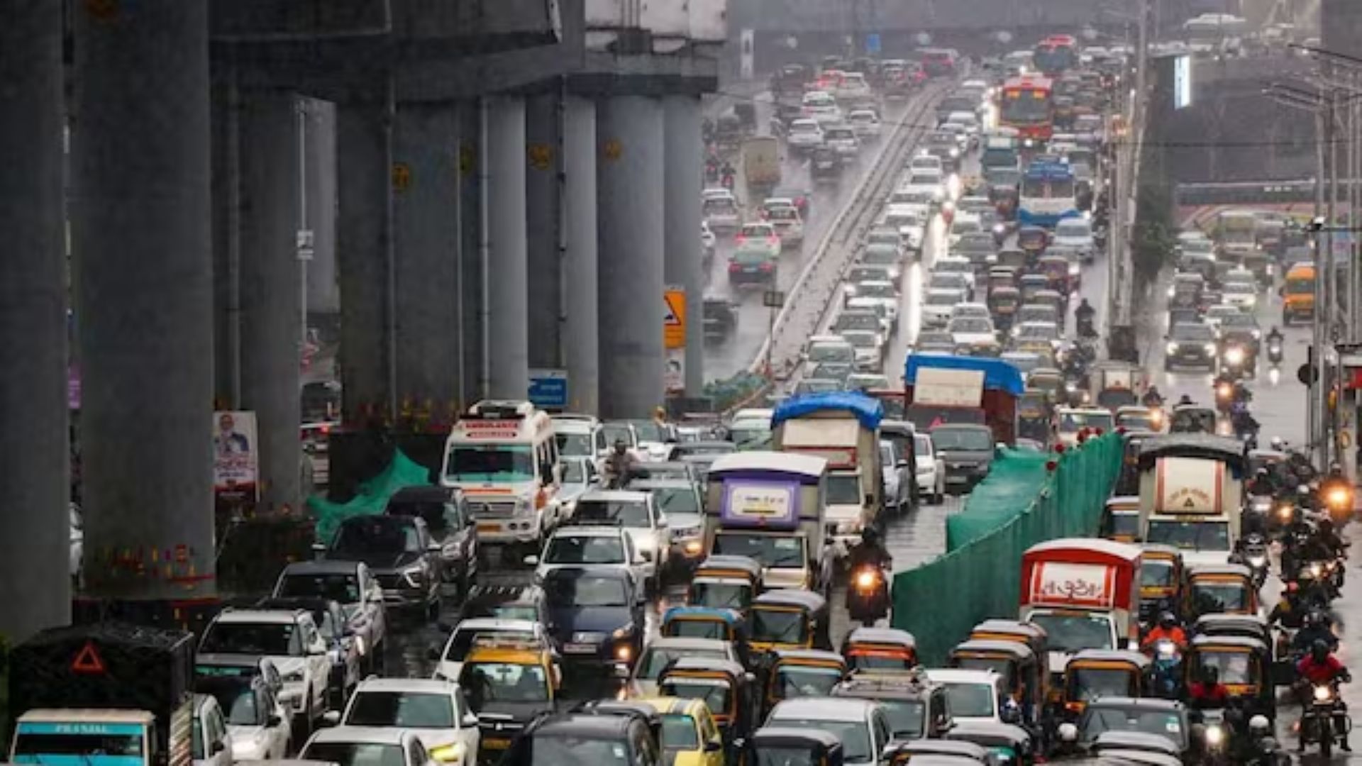 Bengaluru Techie Calls Commute ‘Survival’, Rips Public Transport in Viral Post