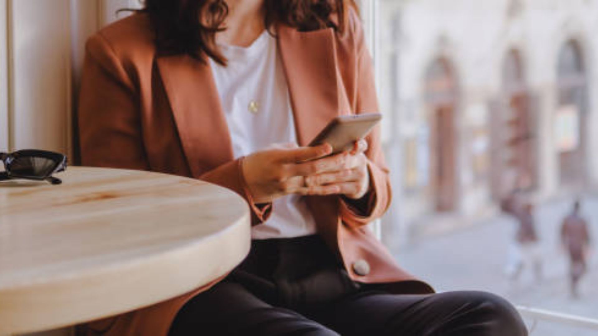 Chinese Woman Sells Sons to Fund Livestream Tips, Shopping