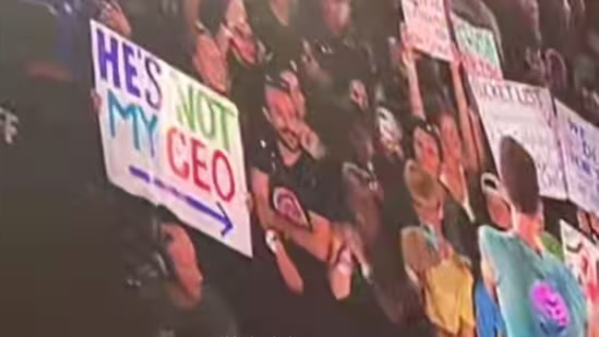 Coldplay Fan’s Hilarious Sign at Madison Show Mocks Andy Byron Incident