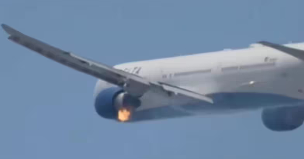 Delta Boeing 767 Engine Catches Fire Shortly After Takeoff from LAX | Watch