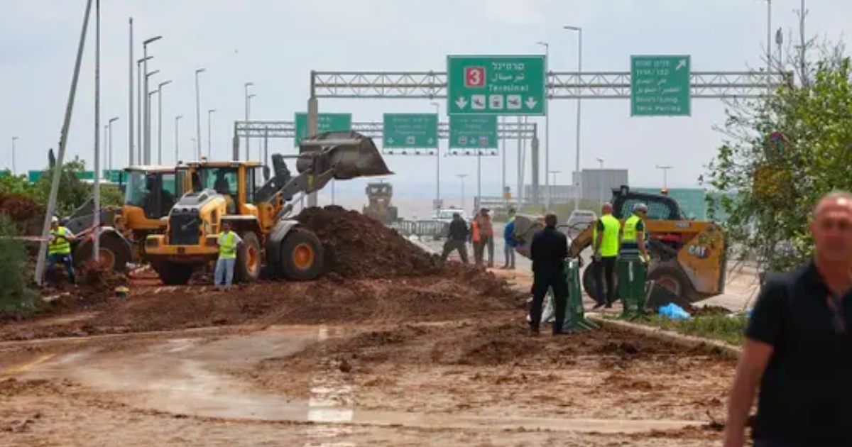 Israel Intercepts Houthi Missile Aimed at Ben Gurion Airport, Strikes Back in Yemen