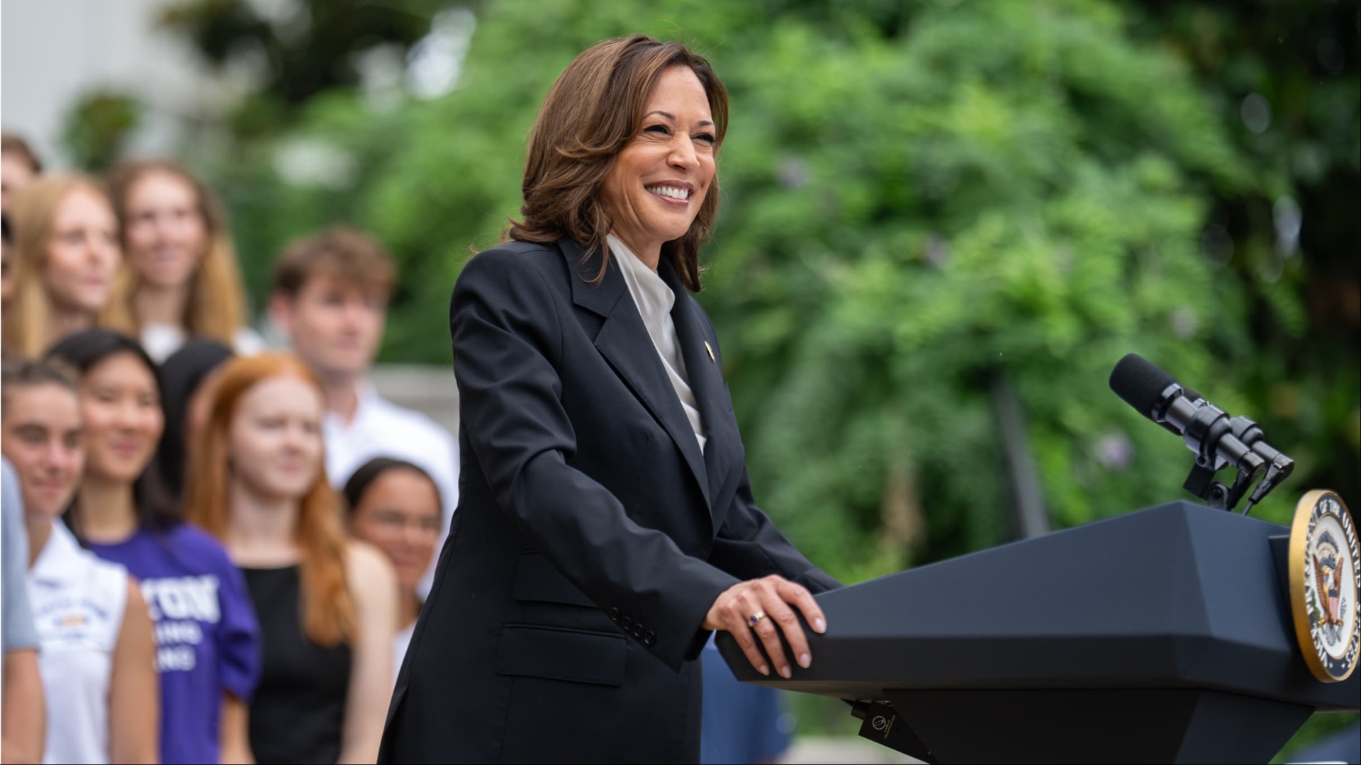 US Presidential Elections 2028: Three Democrats Dominate Primary Poll — Who Are They?