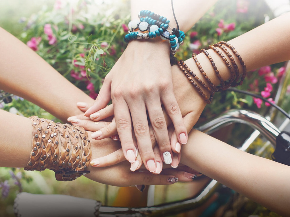 International Friendship Day 2025: Best Friendship Day Quotes, Wishes & Status Messages