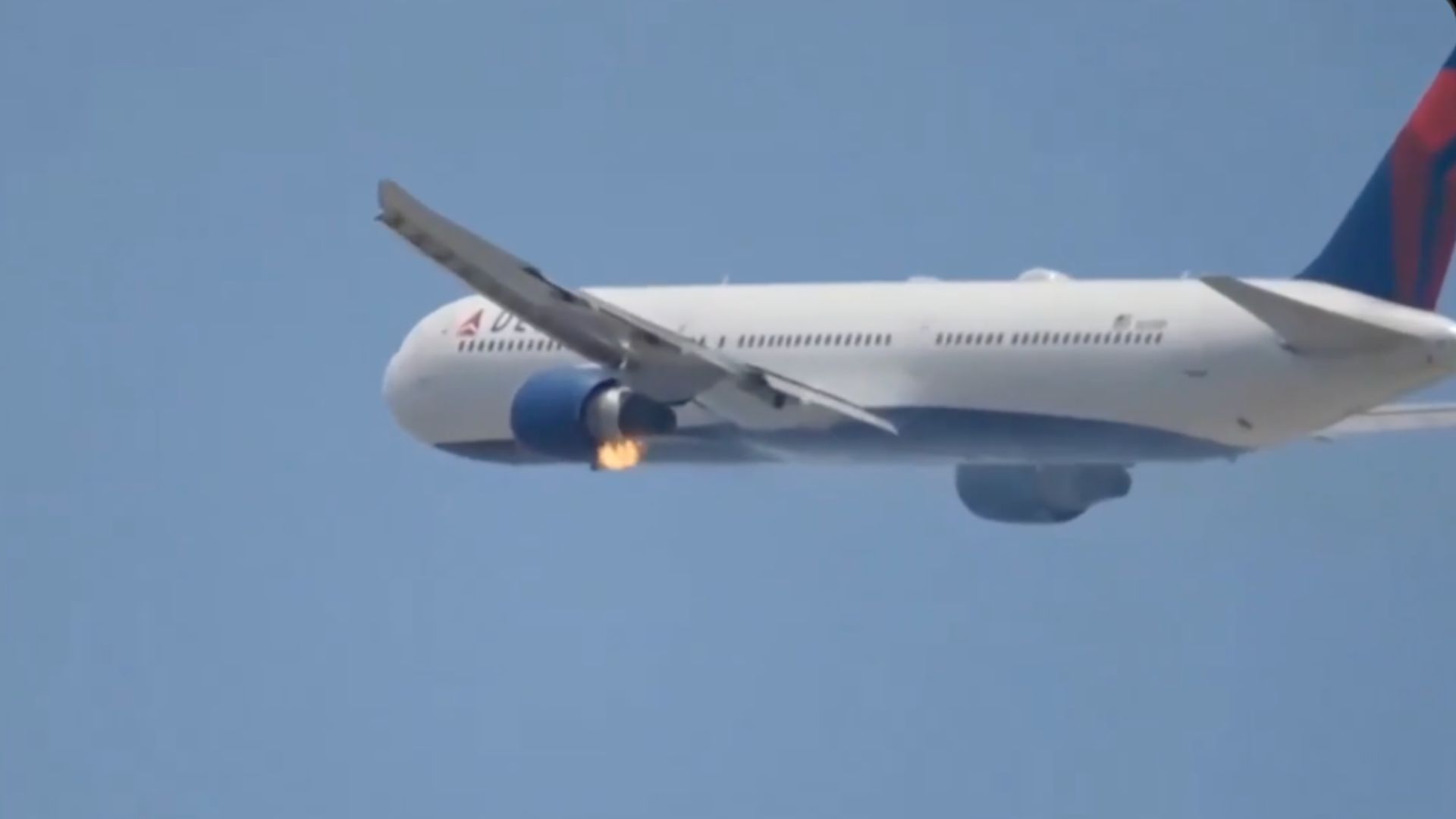 Moment When Delta Boeing 787 Engine Catches Fire Mid-Air, Forces Emergency Landing | WATCH