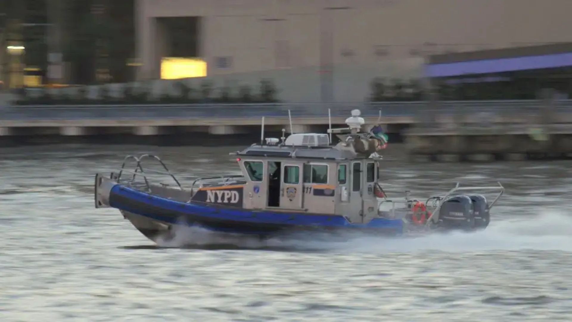 Naked Man Steals Boat, Jumps Ship on Hudson River