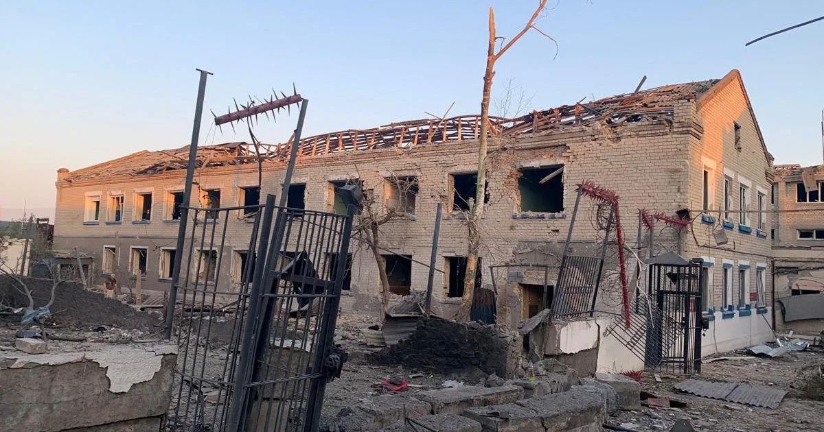 Russia Bombs Ukrainian Prison, Kills 17 Inmates, Trump Sets Ceasefire Deadline