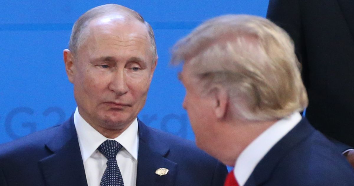 Russia Dismisses Trump’s 100% Tariff Threat as ‘Unacceptable’ and Provocative