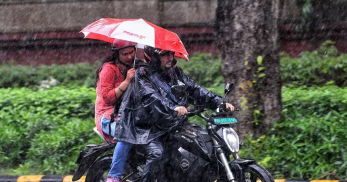 Rain Turns Delhi-NCR Into a Water Maze, Commuters Caught in Chaos